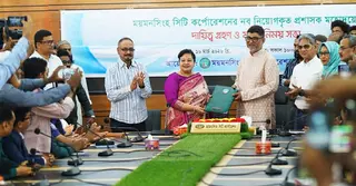 ময়মনসিংহ সিটি প্রশাসকের দায়িত্ব বুঝে নিলেন রুকুনোজ্জামান রোকন